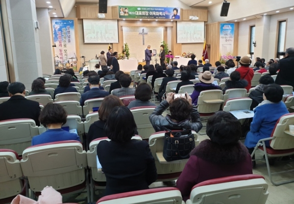 한국기독교여성부흥협의회 제2대 대표회장 이옥화 목사 취임감사예배가 지난 9일 예정교회에서 거행됐다.