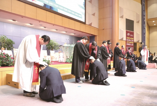 한밭제일장로교회가 창립 40주년을 맞아 지난 14일 김종진 담임목사 위임식과 장로 등 임직식을 진행했다.