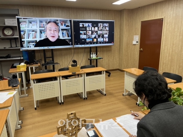 한국교회 아카데미가 지난 8일 온라인을 통해 개강식을 갖고 2021학년도 교육 일정을 시작했다.