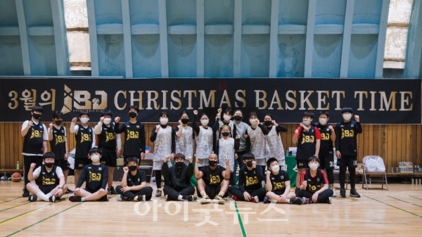 JBJ바스켓볼클럽이 제3회 크리스천 농구대회를 지난 1일 서울YMCA 체육관에서 개최했다.