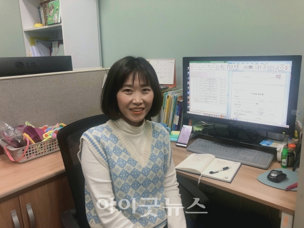 빛과소금의교회 서무 간사로 일하는 김수연 집사.