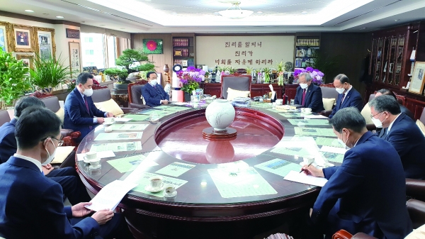 총회유지재단이사회는 지난 21일 회의에서 신생중앙교회 가입을 허락했다.