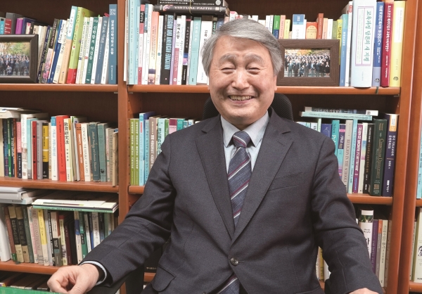 기독교학교교육연구소장 박상진 교수(장신대)는 “한국교회가 성장에만 초점을 둘 것이 아니라 하나님나라 관점에서 하나님나라 교육이 이루어지도록 해야 한다”고 강조했다.   <br>
