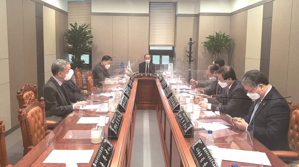 임시임원회가 지난 11일 총회본부에서 열려 긴급현안을 논의했다.