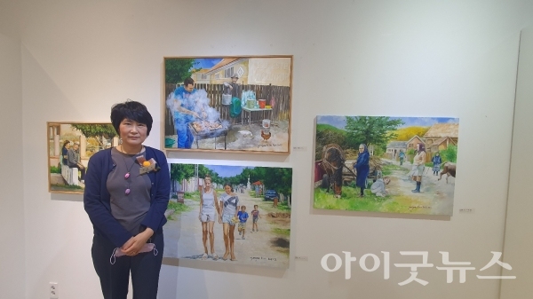 한국미술인선교회상으로 ‘골든십자가상’을 받은 김정애 작가.