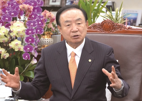 장종현 총회장은 이번 임기 중에 연금제도를 시행하고, 45주년 기념사업으로 총회의 뿌리를 든든히 내리겠다고 했다.