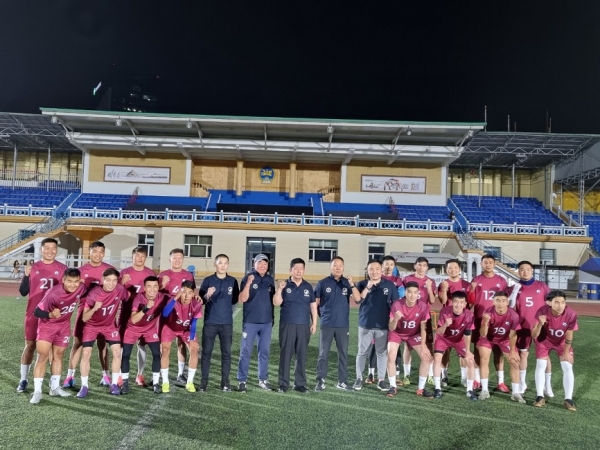 헌터스축구단은 지난 8월 11일 몽골 국립 나담 경기장에서 유니폼 전달 및 트레이닝을 시작으로 기독교 축구단으로 출범했다.