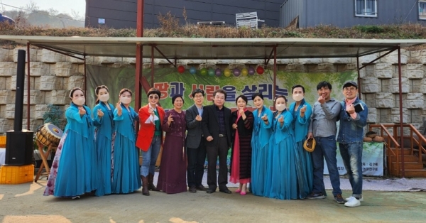 아름다운 사랑을 나누는 공연인 ‘가을 시골음악회’가 지난 10일 경기도 화성에서 열렸다.