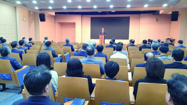백석학원 산하 기독교학부 교수와 교목들이 지난 17일 천안 백석대학교 지혜관에서 제81차 교수회의를 개최했다.