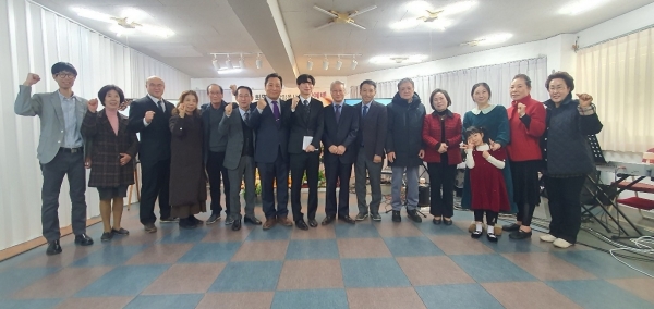 인천노회 산하 축복교회는 지난 19일 최명식 담임목사 취임 감사예배를 드렸다.