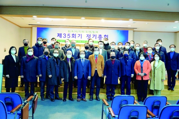 광주시기독교연합회가 지난 16일 정기총회를 개최하고 왕성교회 박윤민 목사의 연임을 만장일치 결의했다.
