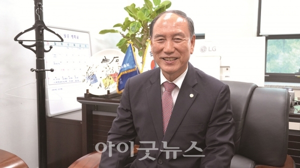 김진범 목사.