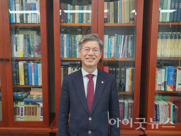한국복음주의신학회 신임회장 임원택 교수(백석대)