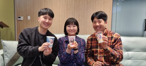 예수님 생일카페를 기획한 CCC VLM팀의 서의원, 김문주, 이화선 간사(왼쪽부터)