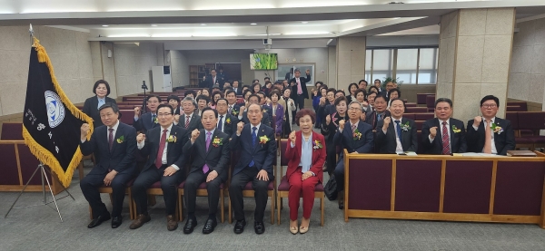 충서노회 설립 감사예배가 지난달 29일 청주 실로암교회에서 총회 임원들이 참석한 가운데 거행됐다.