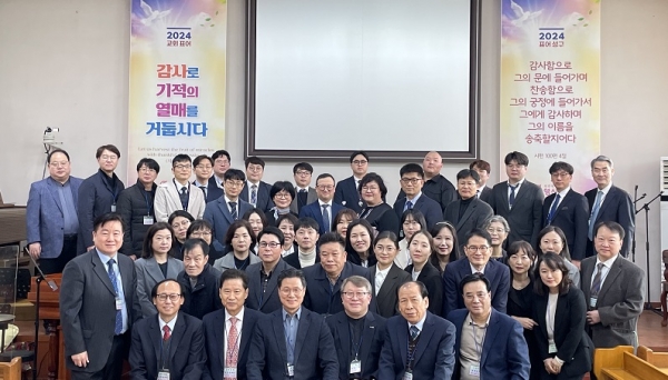 서울노회는 지난달 16일 영신교회에서 40명의 목사·전도사·장로고시를 실시했다.